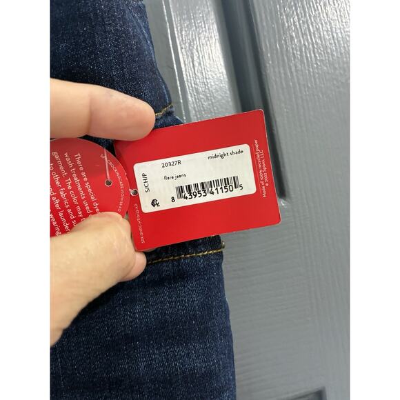 NEW SPANX Flare Dark Wash Denim Jeans In Midnight Shade Small - Picture 3 of 6